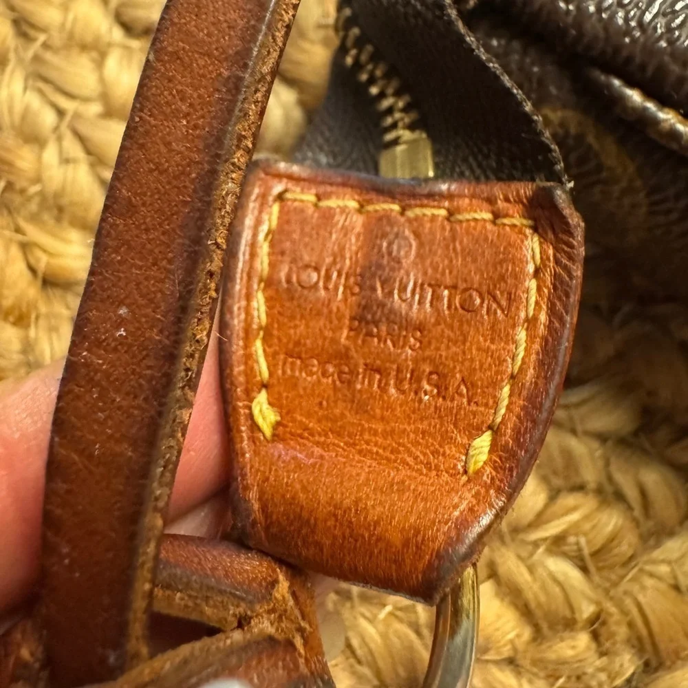 LOUIS VUITTON Pochette Accessoire  Monogram Canvas